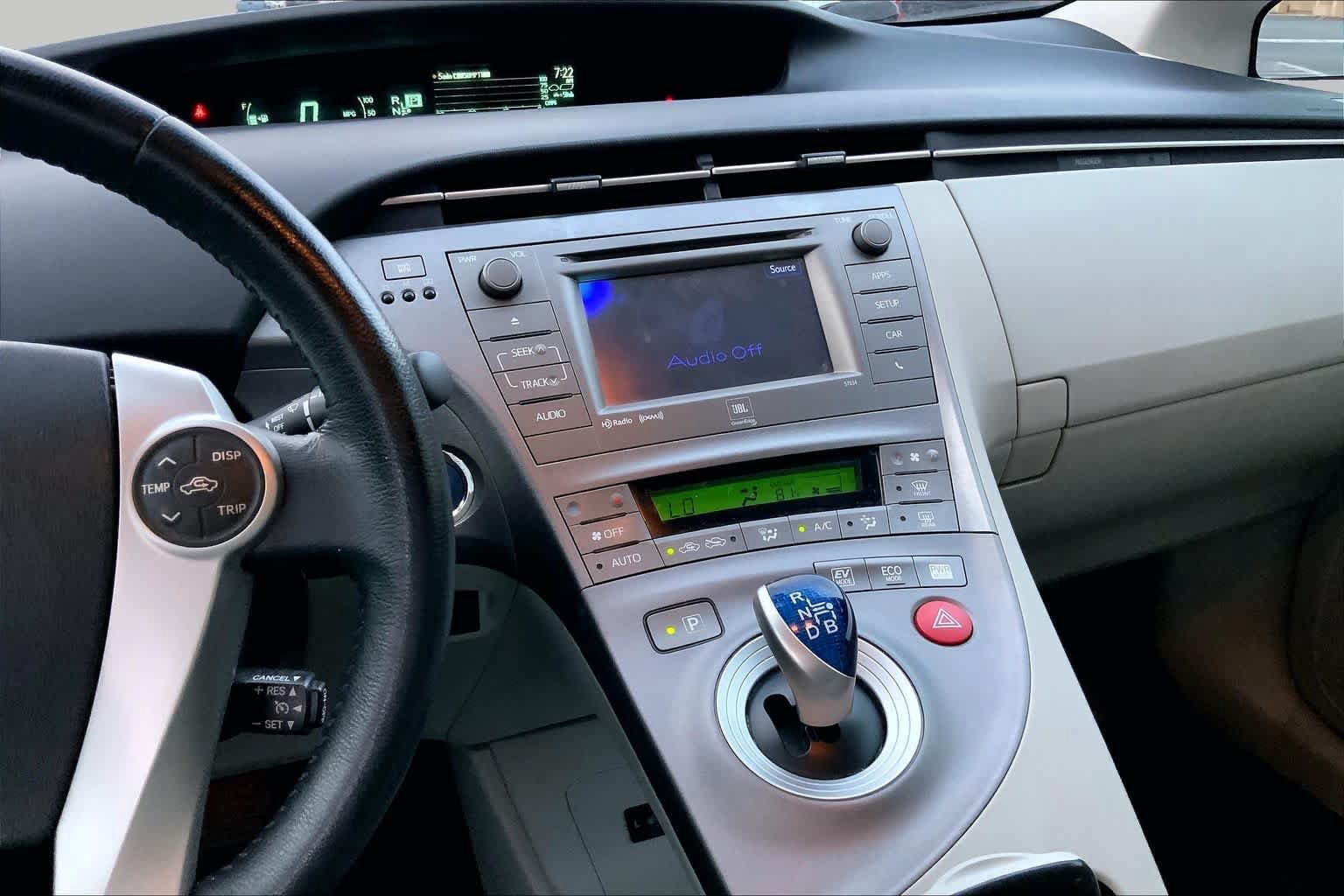 Used 2015 Toyota Prius Four FWD image 6