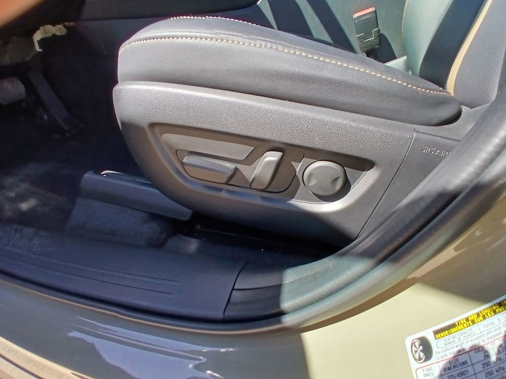 Used 2025 MAZDA CX-70 Plug-In Hybrid w/ Premium Plus image 11