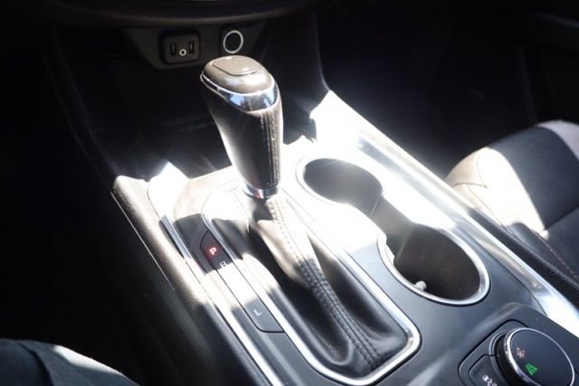 Used 2019 Chevrolet Traverse Premier w/ LPO, Blackout Package FWD image 32