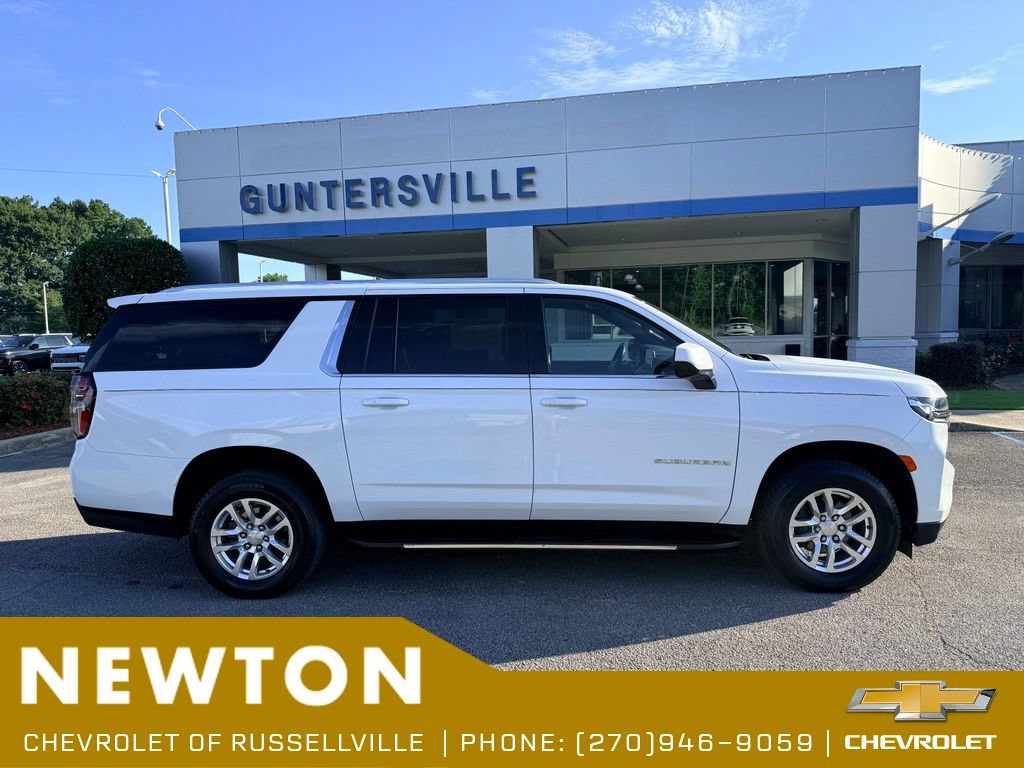 Used 2022 Chevrolet Suburban LT RWD image 4