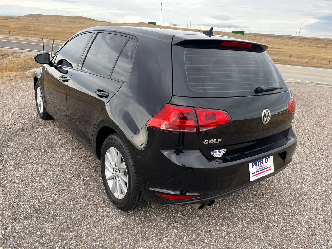 Used 2016 Volkswagen Golf S FWD image 3