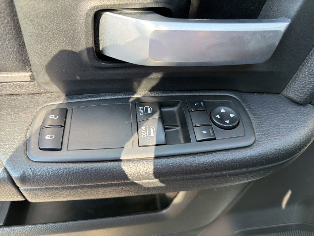 Used 2019 RAM 3500 Tradesman w/ Chrome Appearance Group image 28