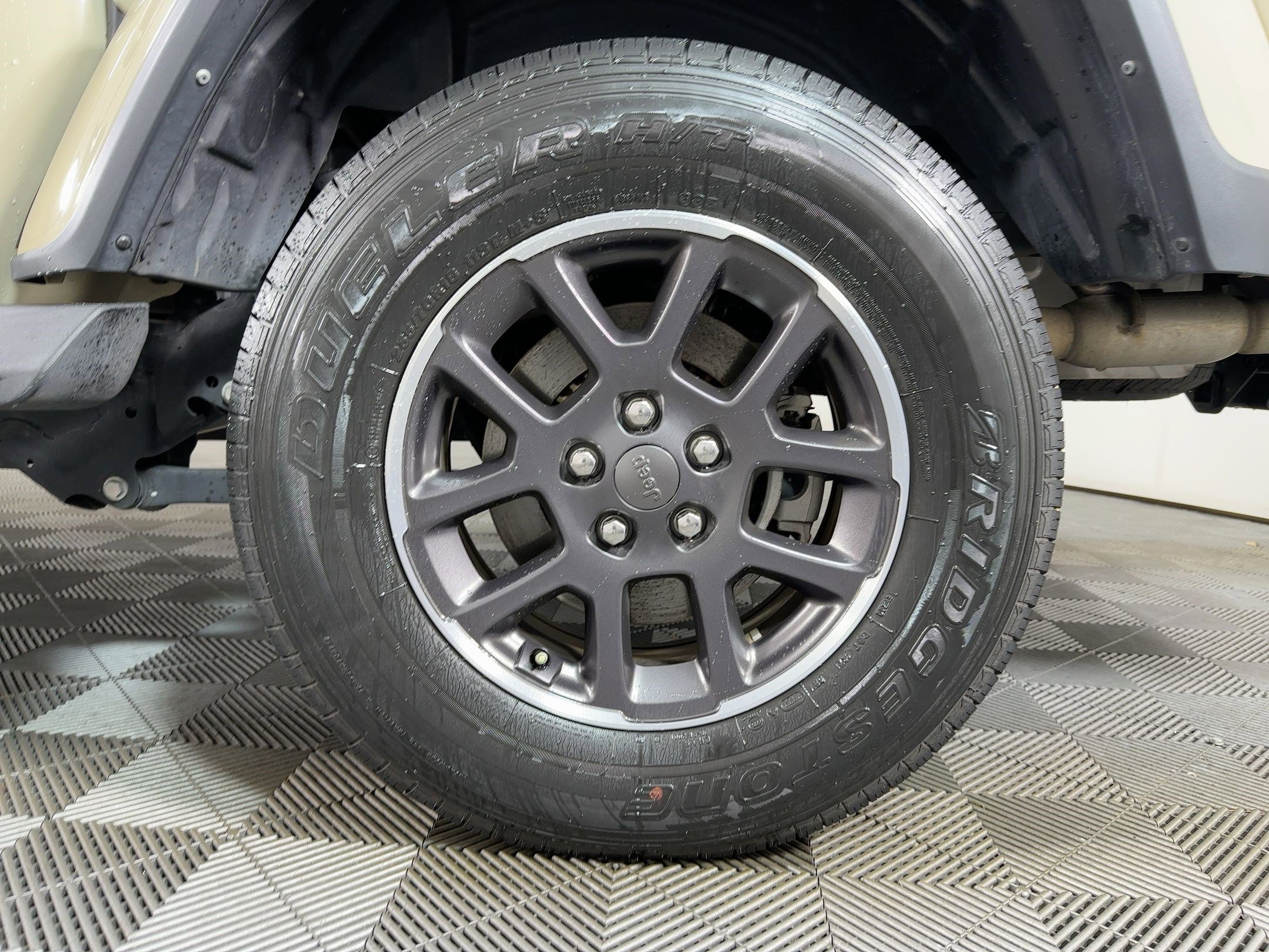 Used 2022 Jeep Gladiator Overland w/ Popular Equipment Package image 11