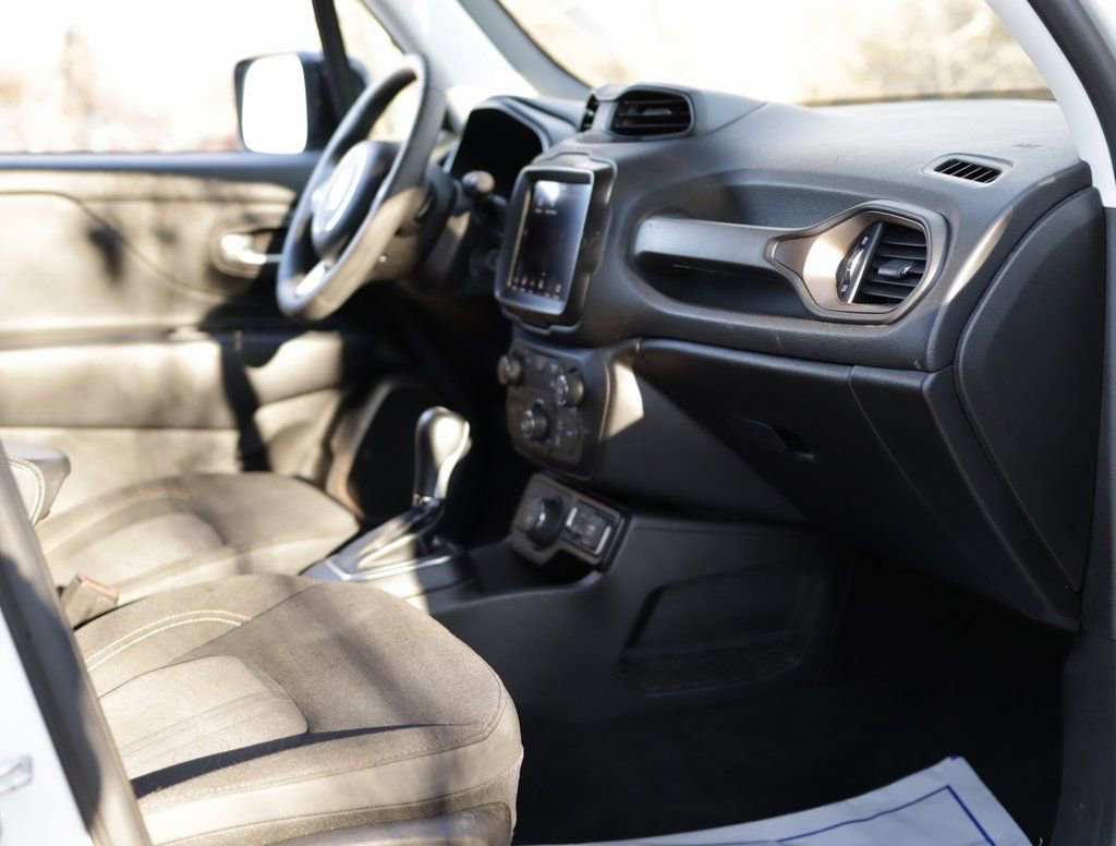 Used 2023 Jeep Renegade Latitude image 30