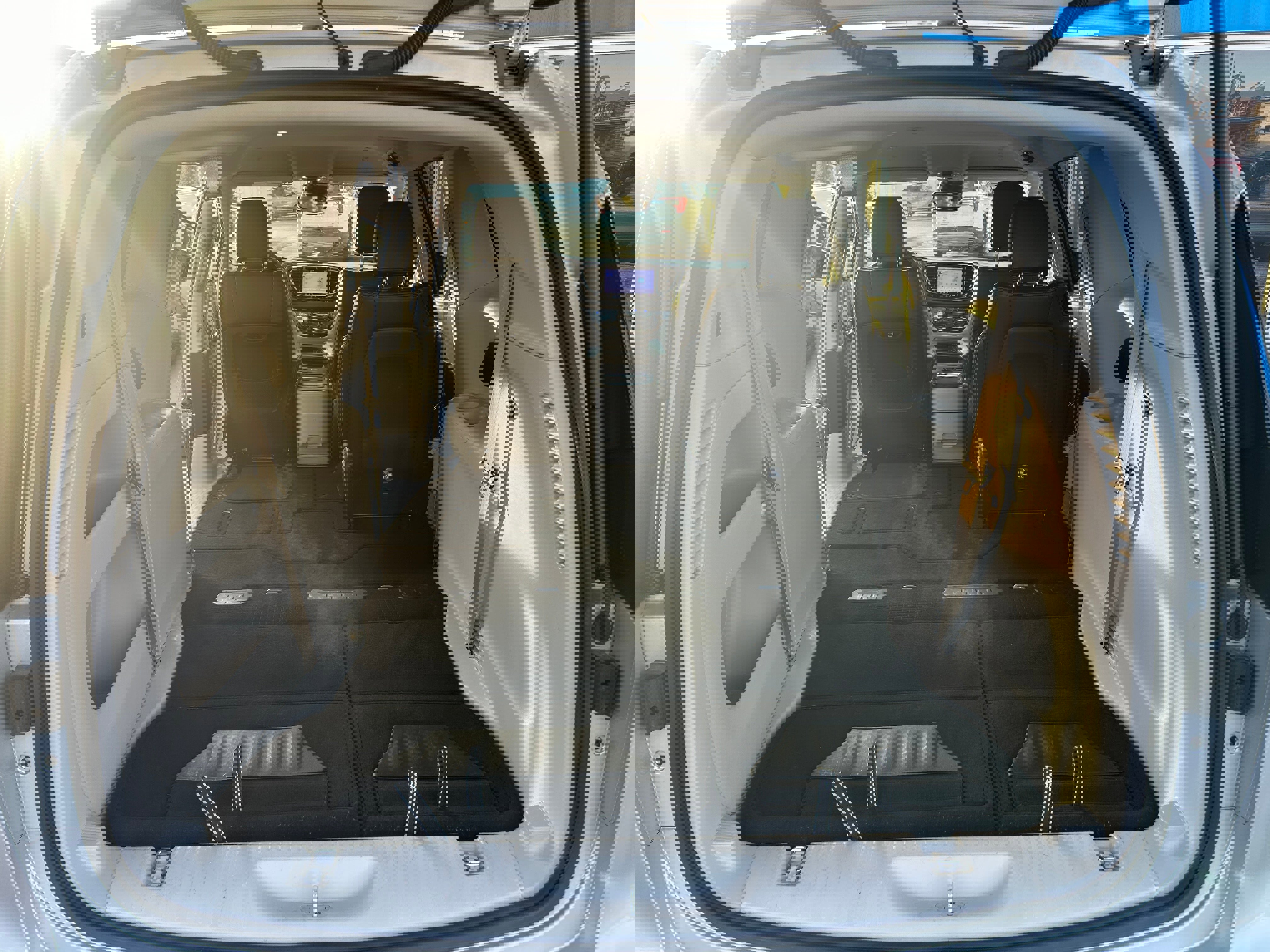 Used 2024 Chrysler Pacifica Touring-L image 39