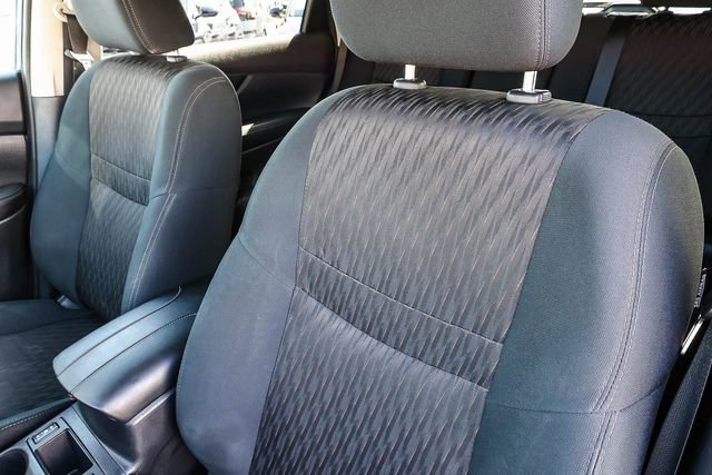 Used 2018 Nissan Rogue SV image 28