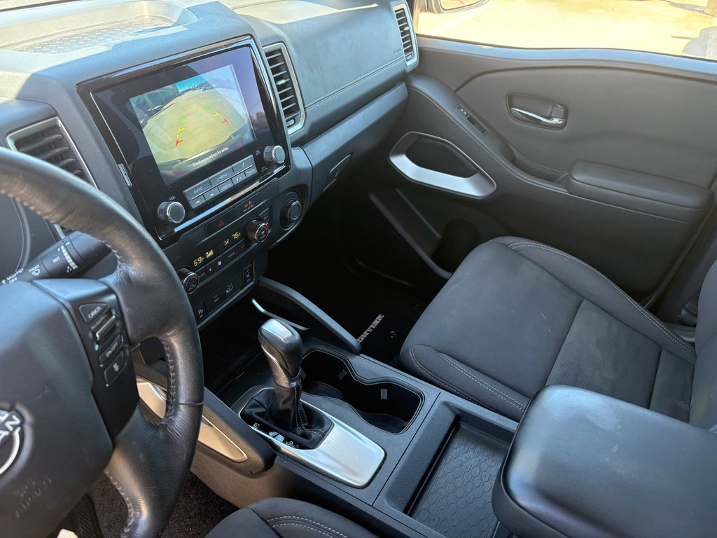 Used 2022 Nissan Frontier SV image 17