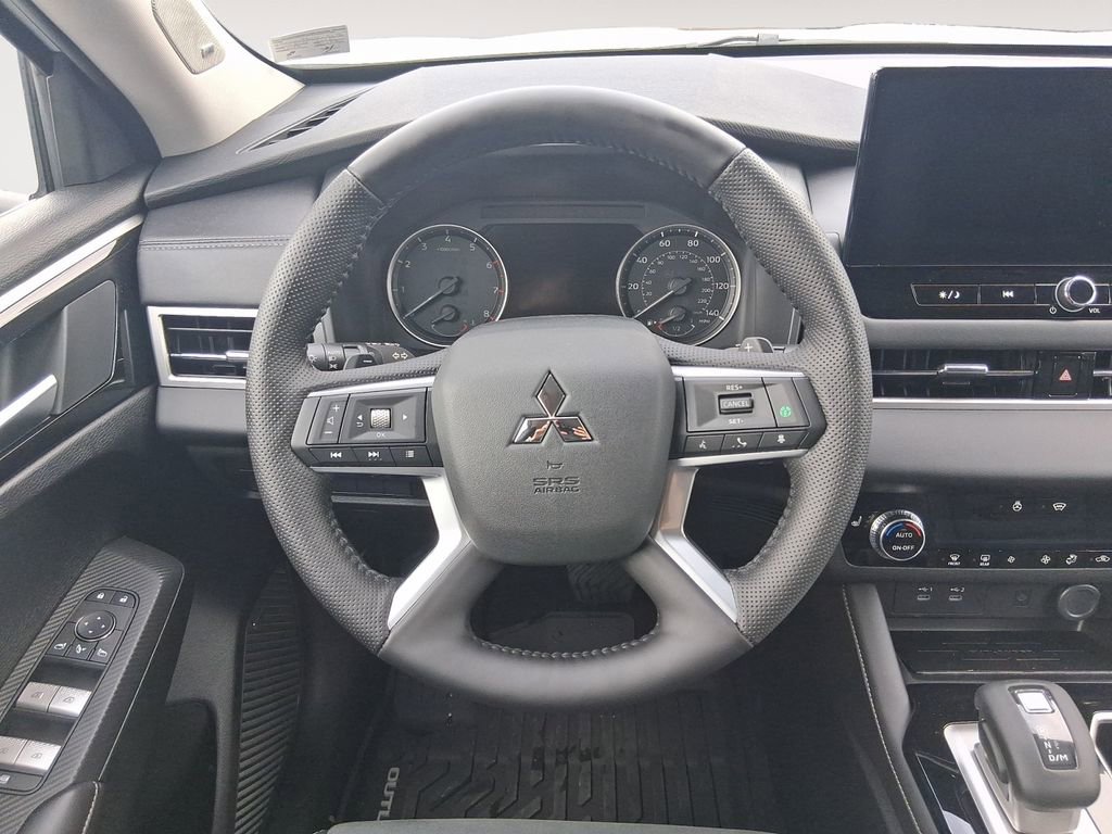 New 2026 Mitsubishi Outlander SE AWD/4WD image 12