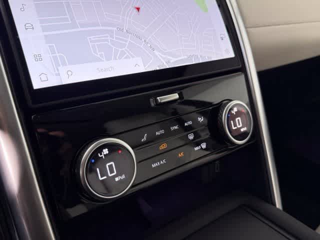 New 2026 Land Rover Discovery S AWD/4WD image 21