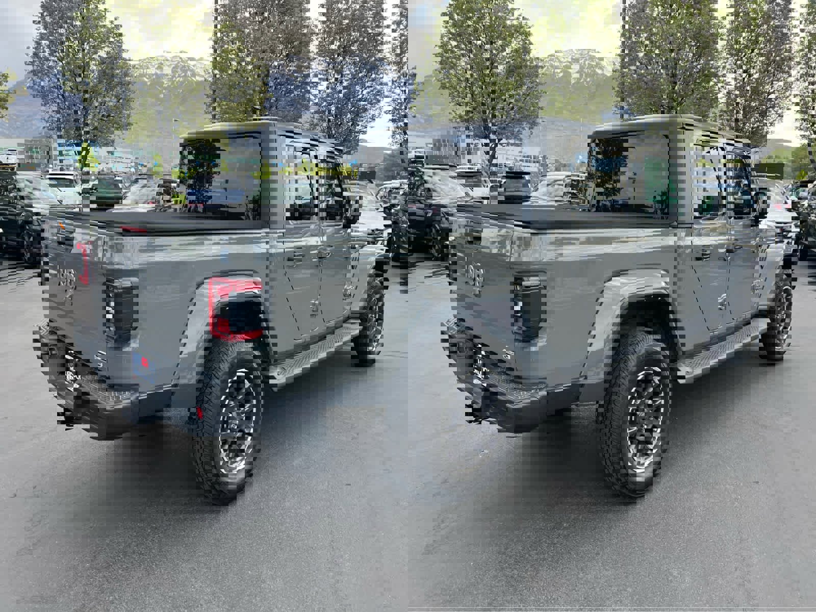 Used 2021 Jeep Gladiator Overland w/ Popular Equipment Package image 7