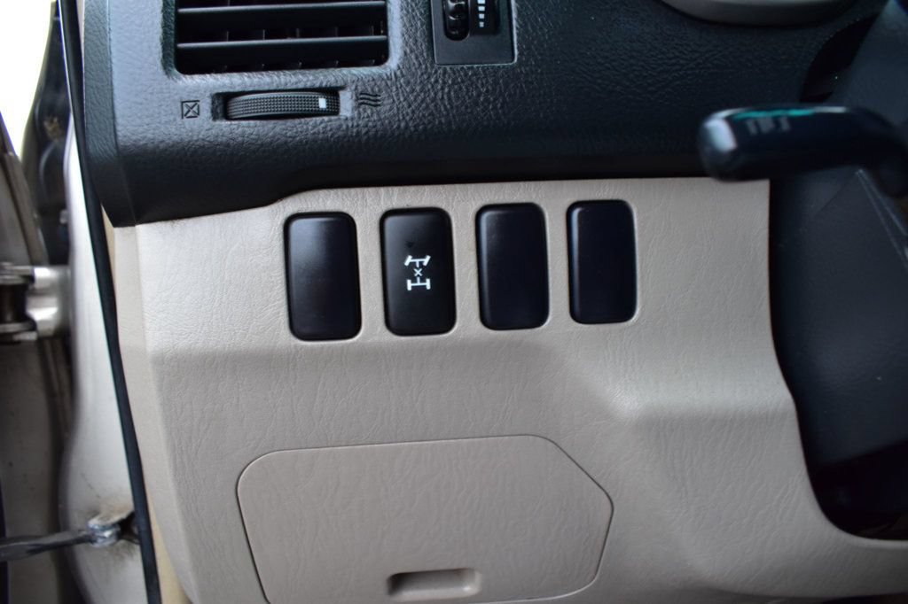 Used 2003 Toyota 4Runner SR5 AWD/4WD image 36