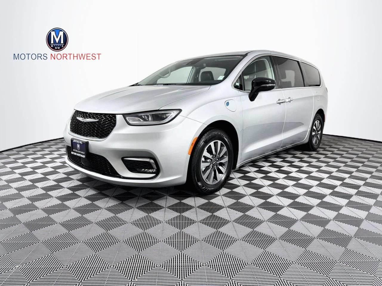 Used 2024 Chrysler Pacifica Limited