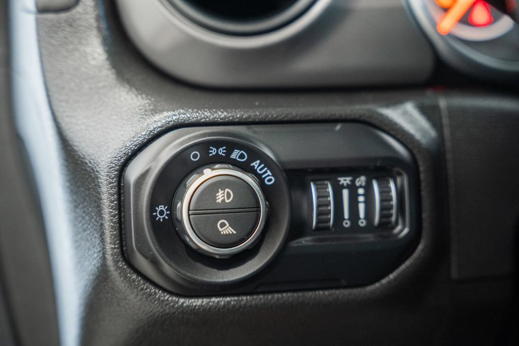 Certified 2022 Jeep Gladiator Sport AWD/4WD image 40