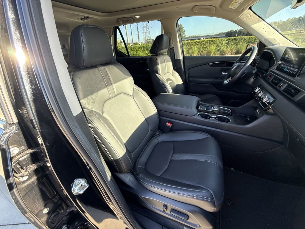 Used 2024 Honda Pilot Touring image 16