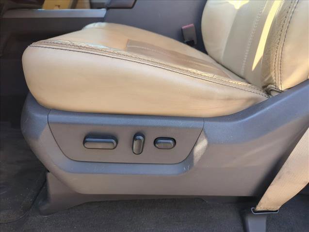 Used 2011 Ford F250 Lariat w/ Lariat Interior Pkg AWD/4WD image 10