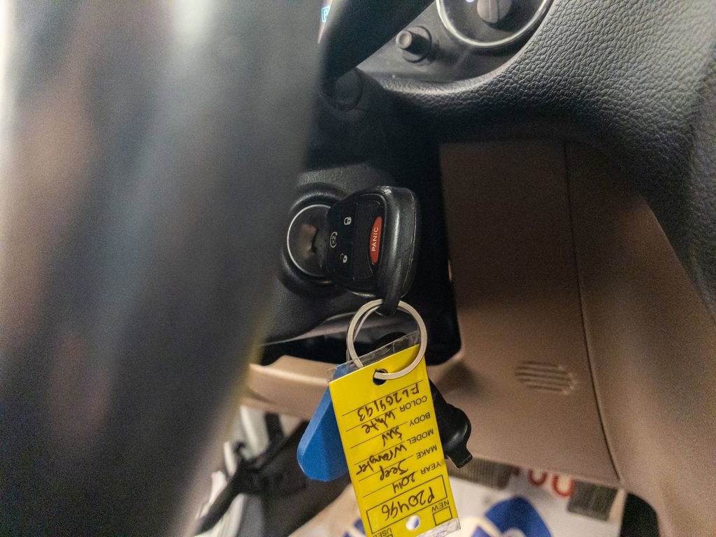 Used 2014 Jeep Wrangler Unlimited Sahara w/ Connectivity Group image 17