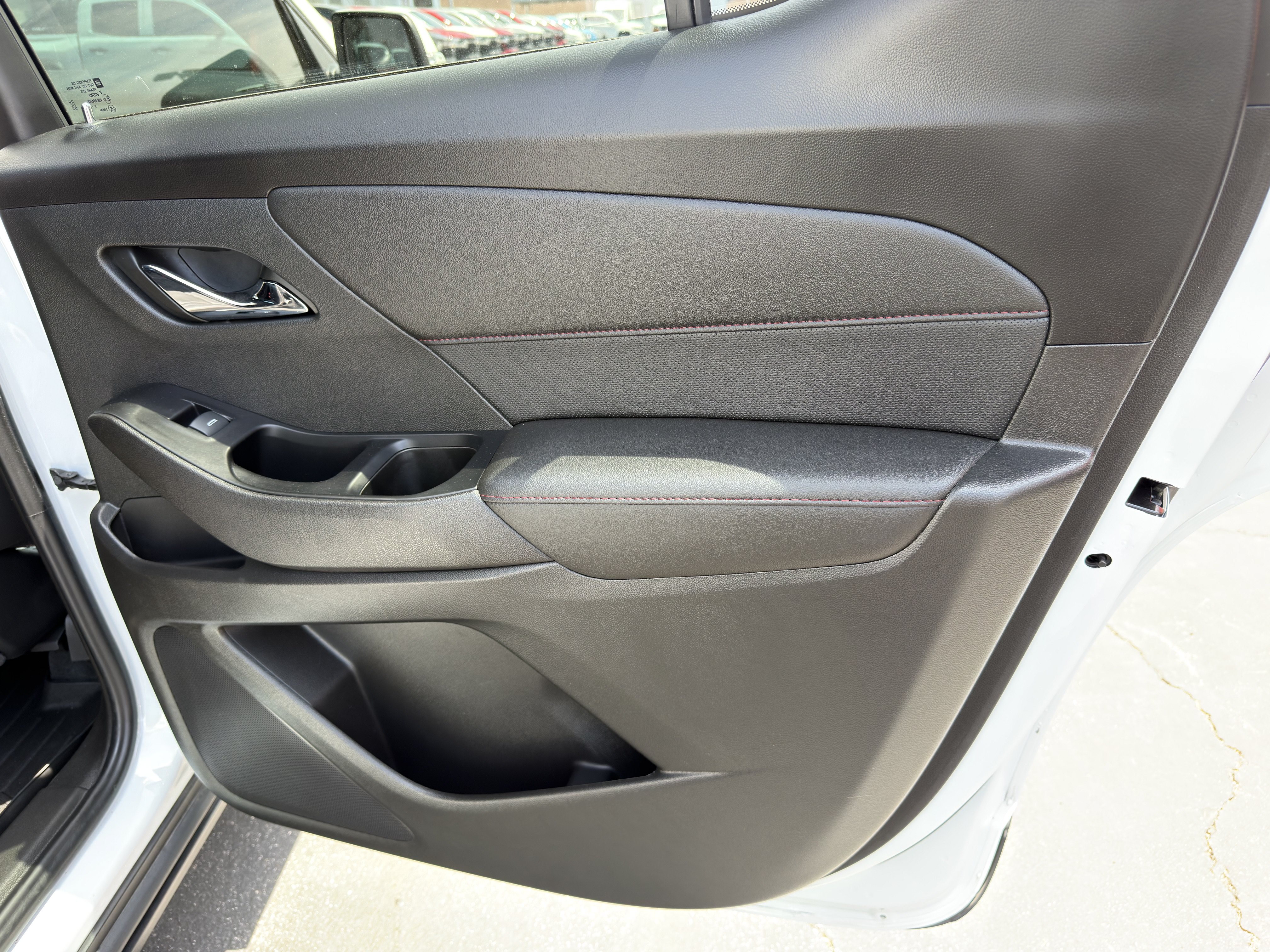 Used 2023 Chevrolet Traverse RS AWD/4WD image 13