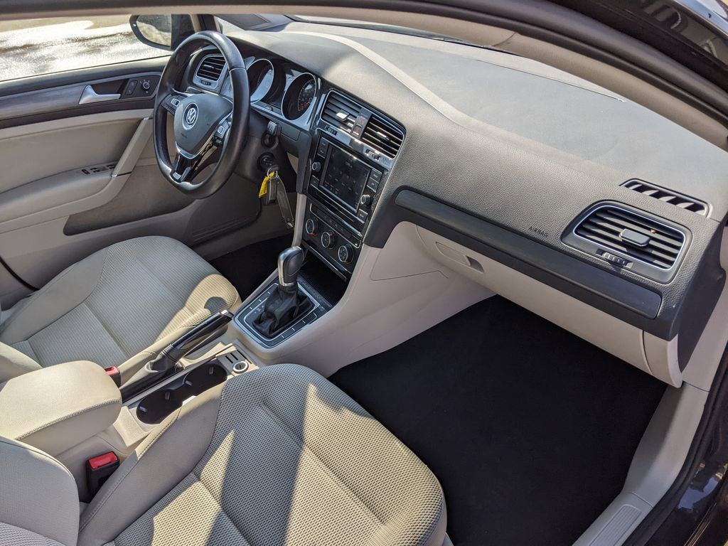 Used 2018 Volkswagen Golf S image 20