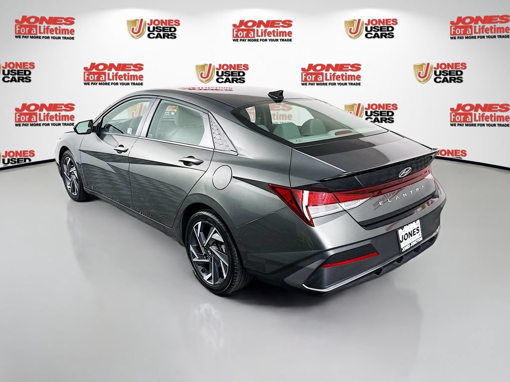 Certified 2025 Hyundai Elantra Sport FWD image 2