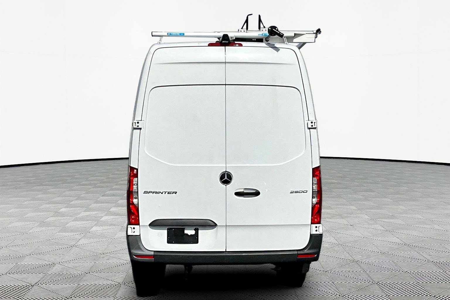 Used 2022 Mercedes-Benz Sprinter 2500 image 5