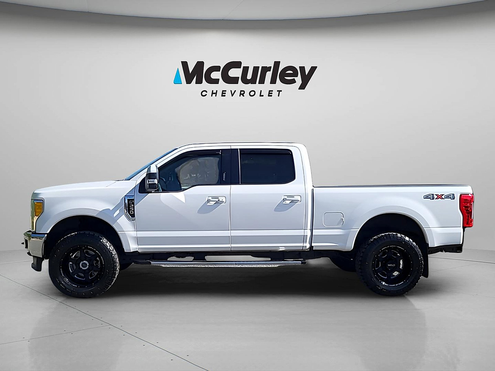 Used 2017 Ford F250 Lariat w/ Lariat Ultimate Package AWD/4WD image 4