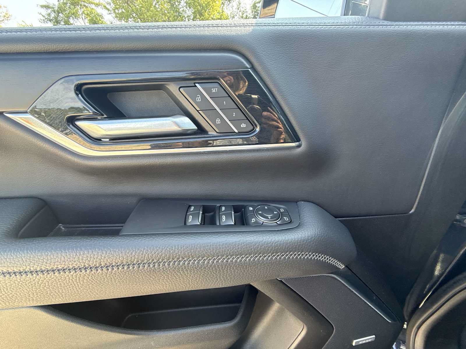 Certified 2025 GMC Yukon Denali AWD/4WD image 22