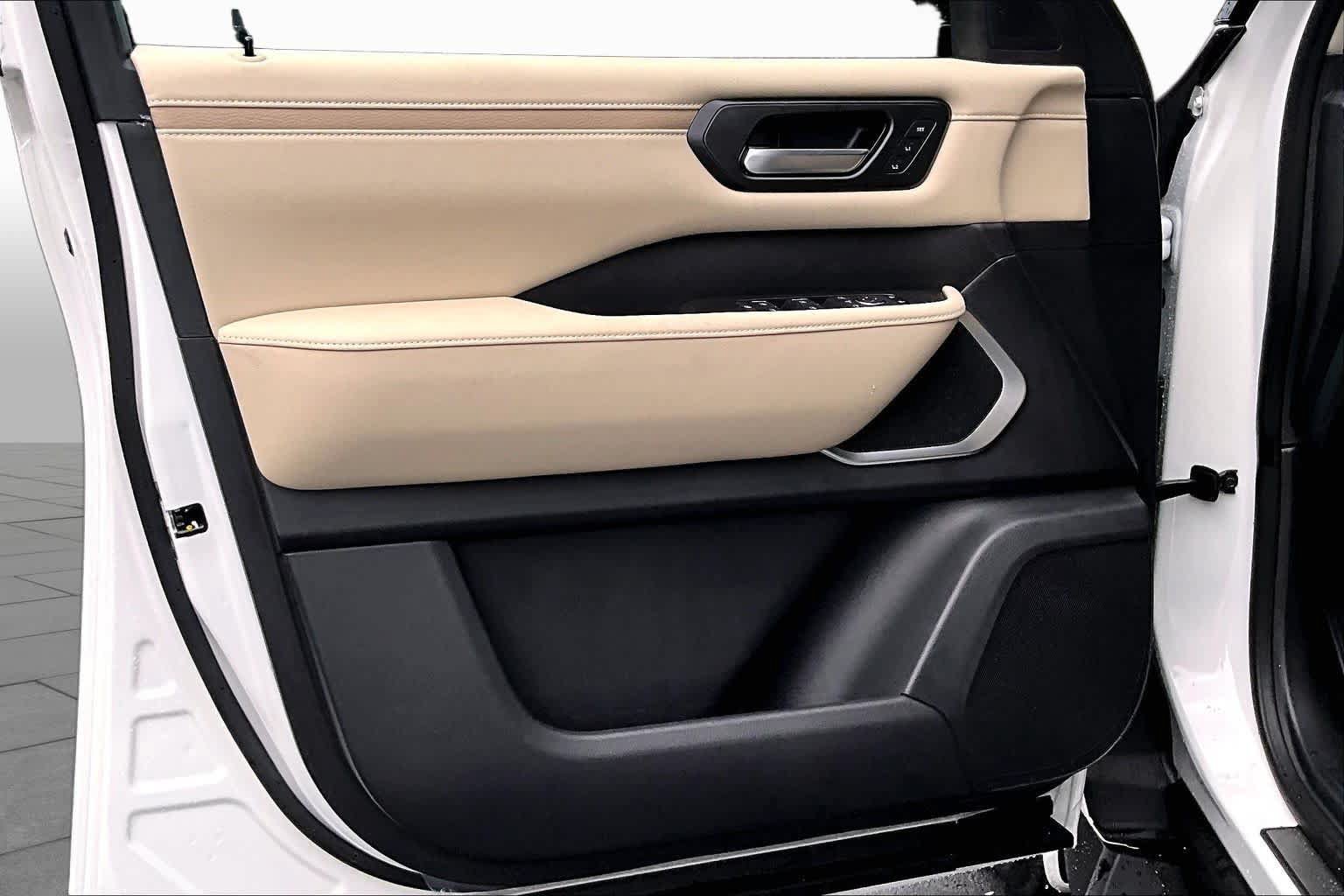 New 2026 Nissan Armada Platinum AWD/4WD image 10