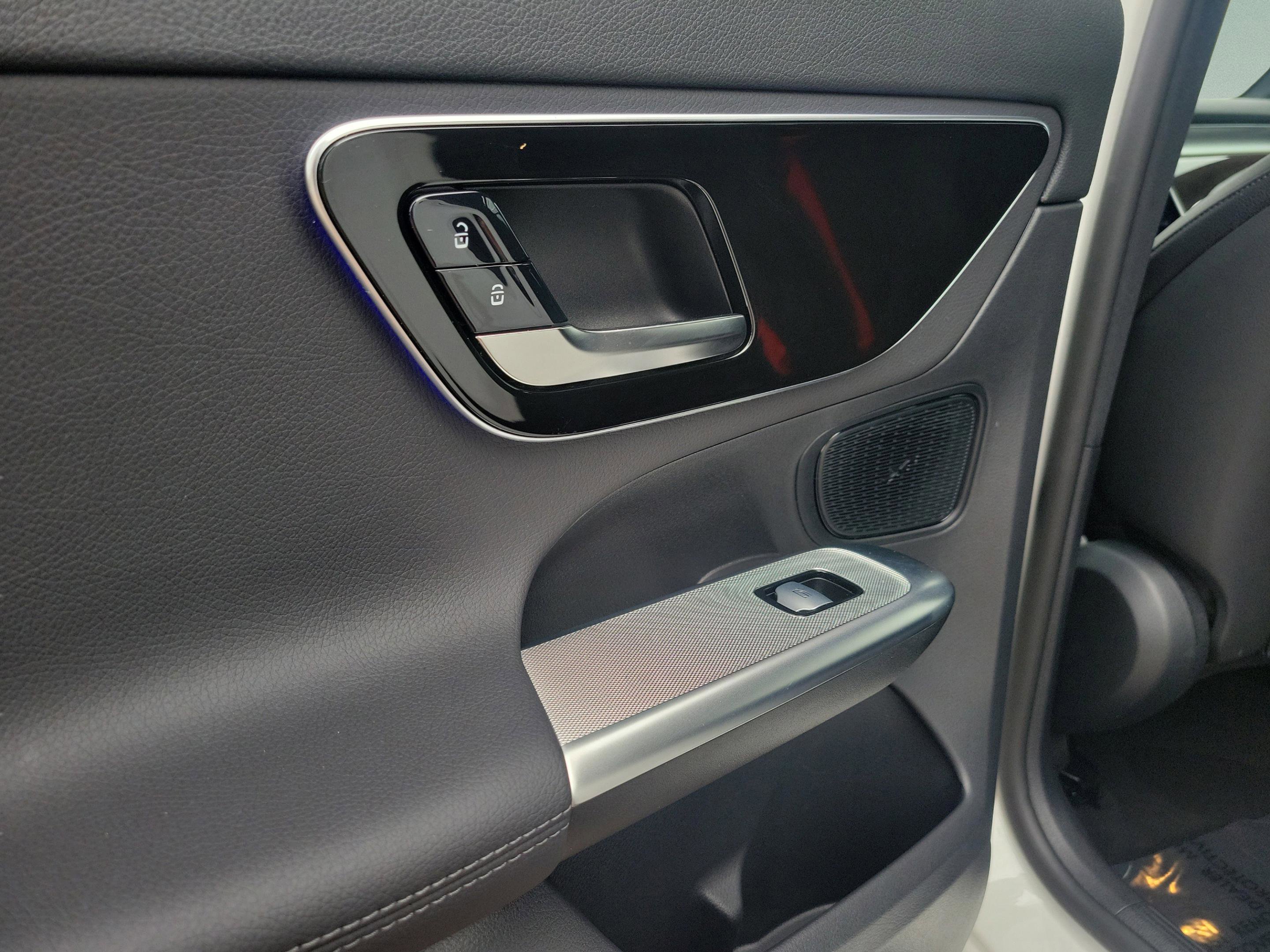 Certified 2025 Mercedes-Benz GLC 300 image 11