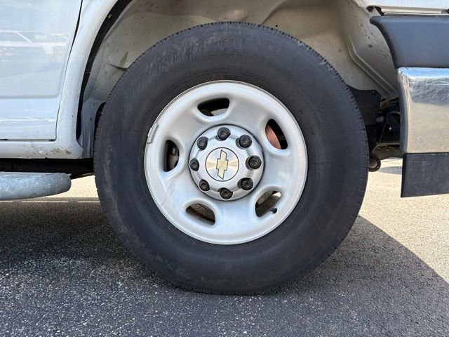 Used 2024 Chevrolet Express 2500 w/ Driver Convenience Package image 21