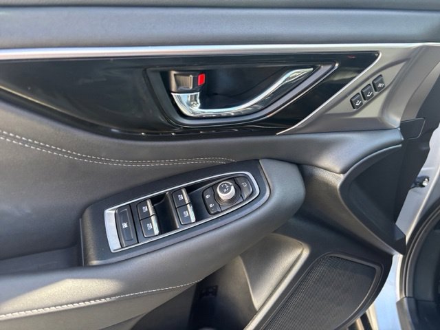 Used 2025 Subaru Outback Touring AWD/4WD image 25