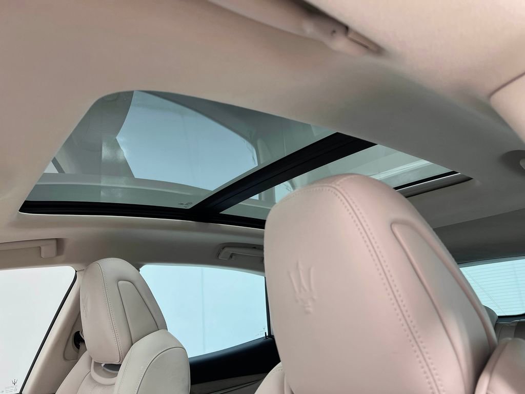 Used 2018 Maserati Levante S GranSport image 12