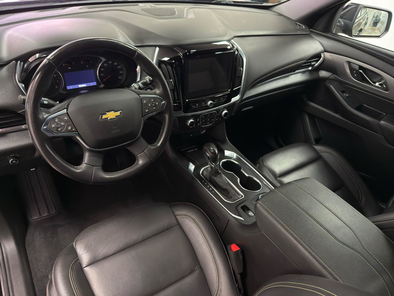 Used 2022 Chevrolet Traverse LT w/ LPO, Floor Liner Package AWD/4WD image 28