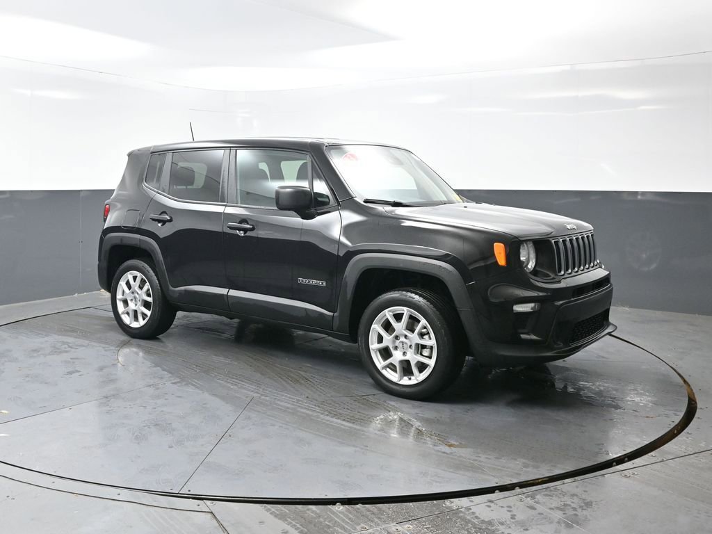 Used 2023 Jeep Renegade Latitude image 4
