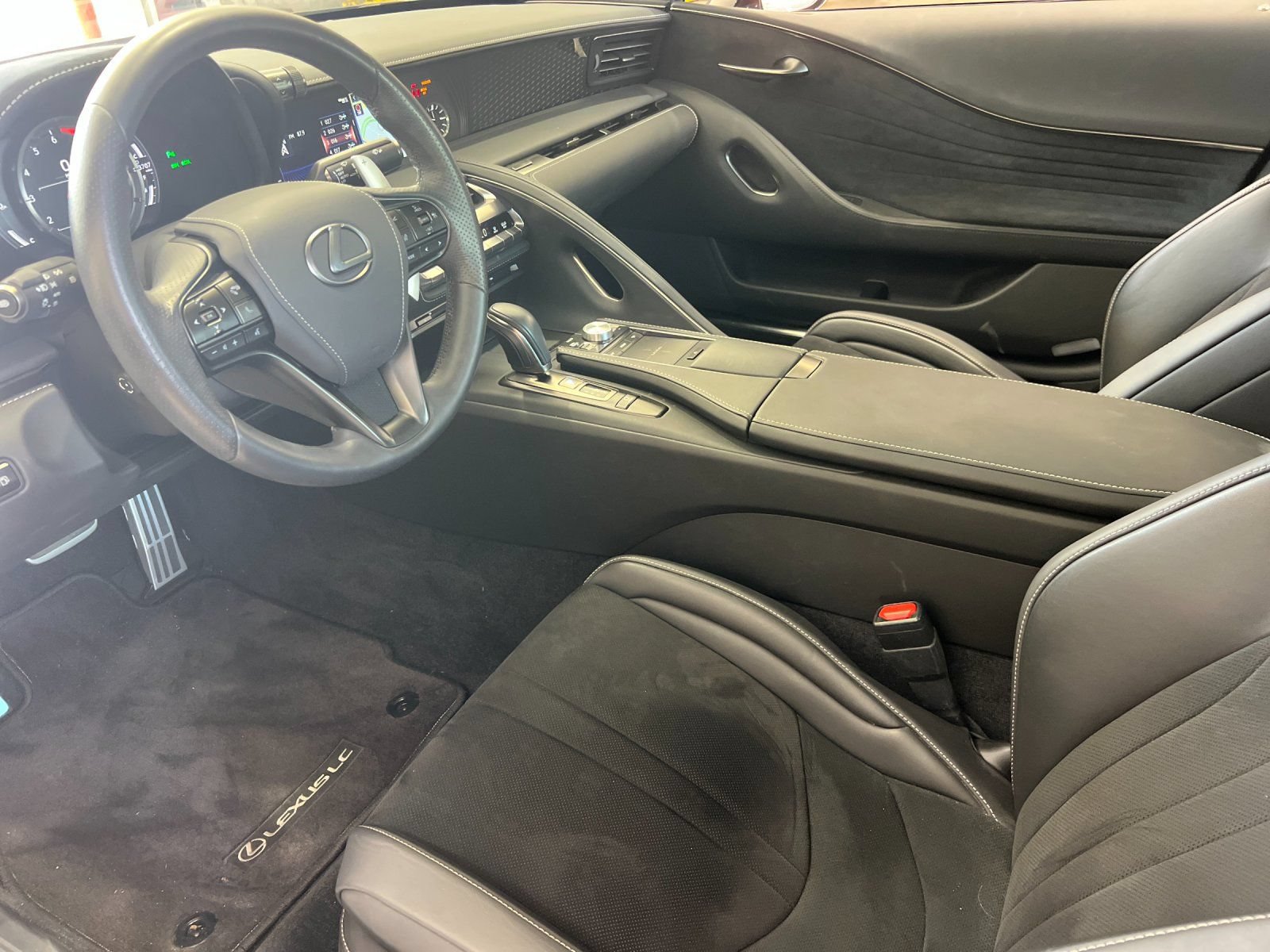 Used 2018 Lexus LC 500 Coupe RWD image 9