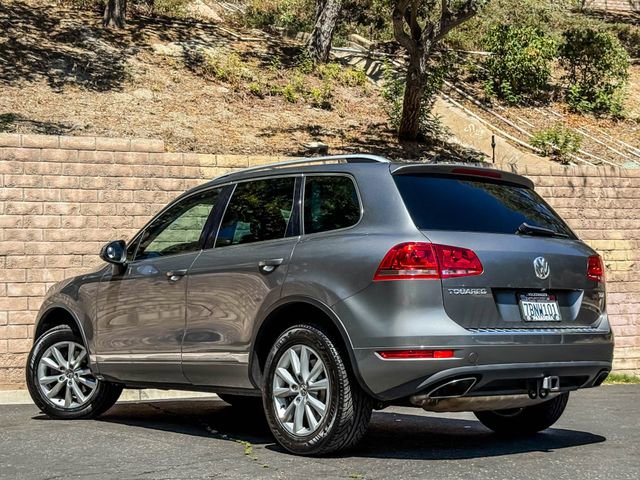 Used 2013 Volkswagen Touareg Sport image 15