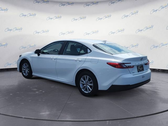 Used 2025 Toyota Camry LE FWD image 3