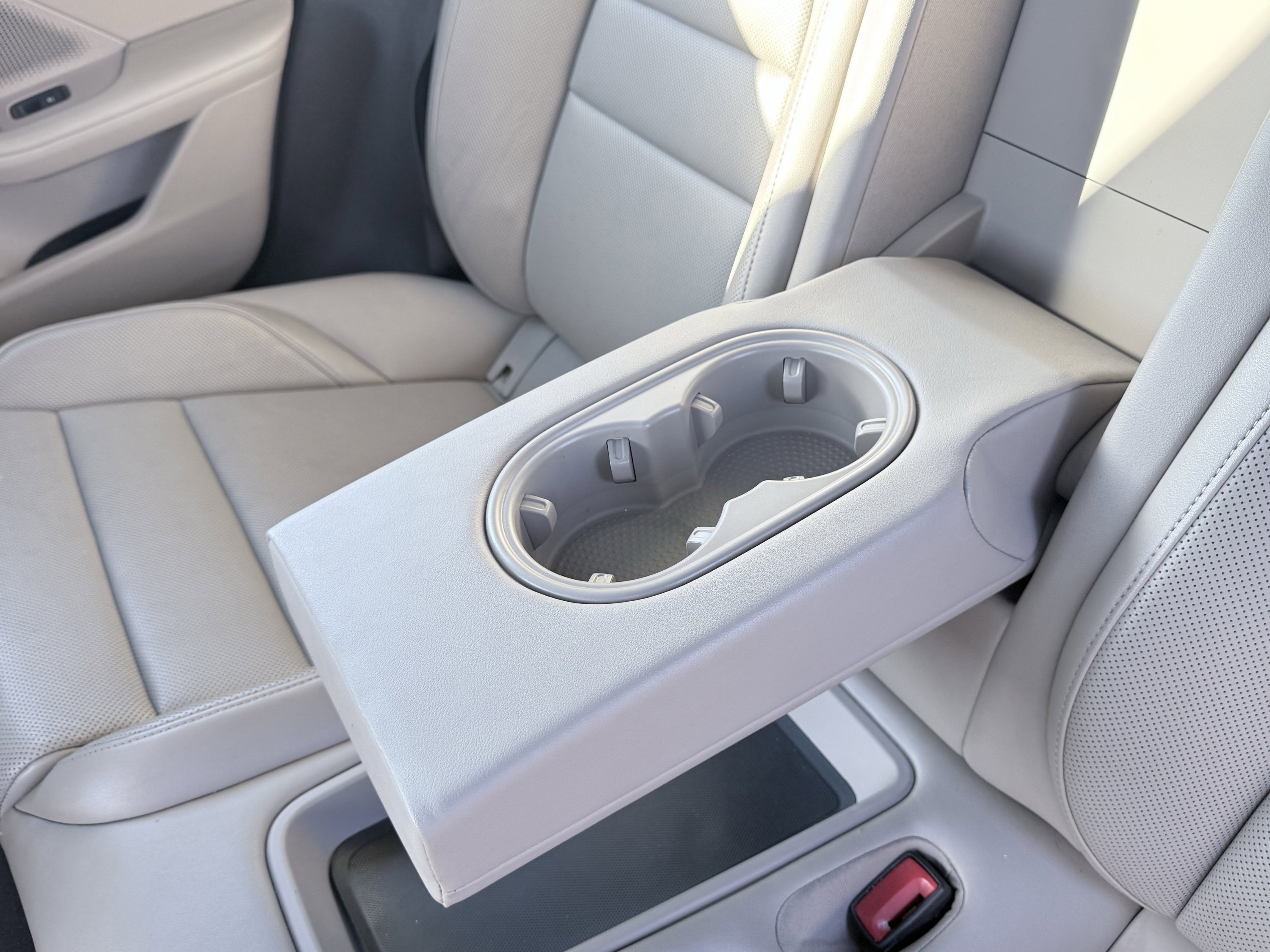 Used 2022 Porsche Taycan image 40