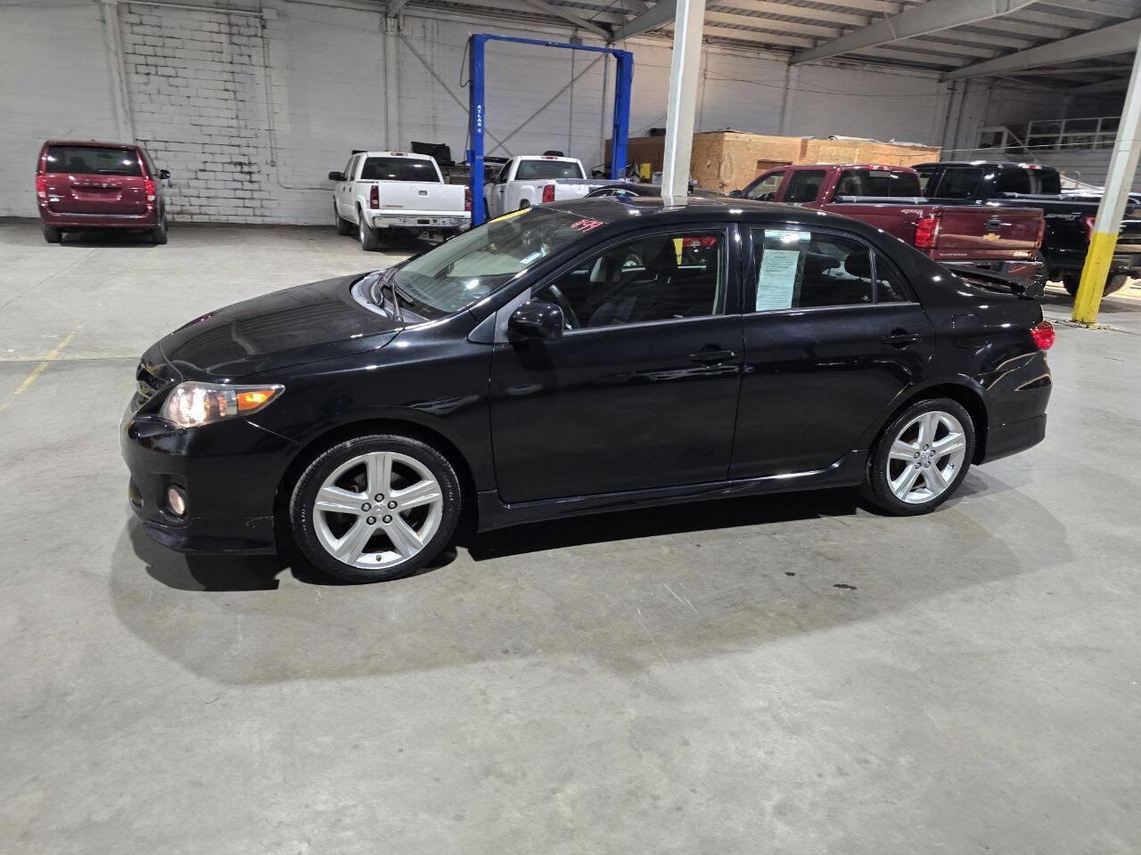 Used 2013 Toyota Corolla S w/ Premium Pkg image 2