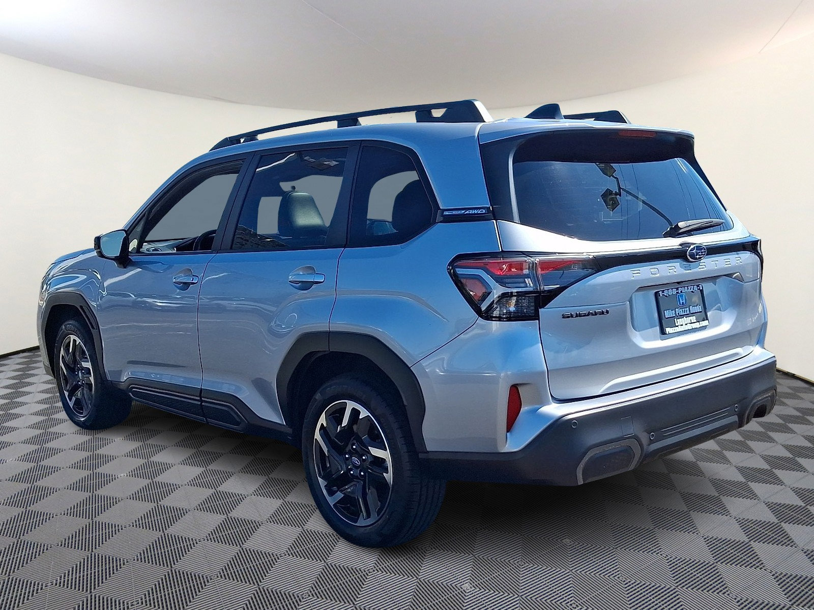 Used 2025 Subaru Forester Limited AWD/4WD image 5