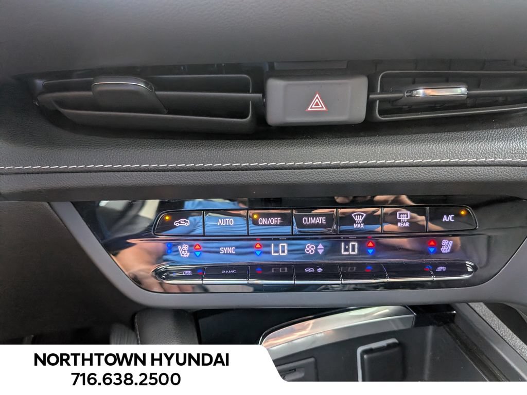 Used 2021 Buick Envision Avenir AWD/4WD image 17