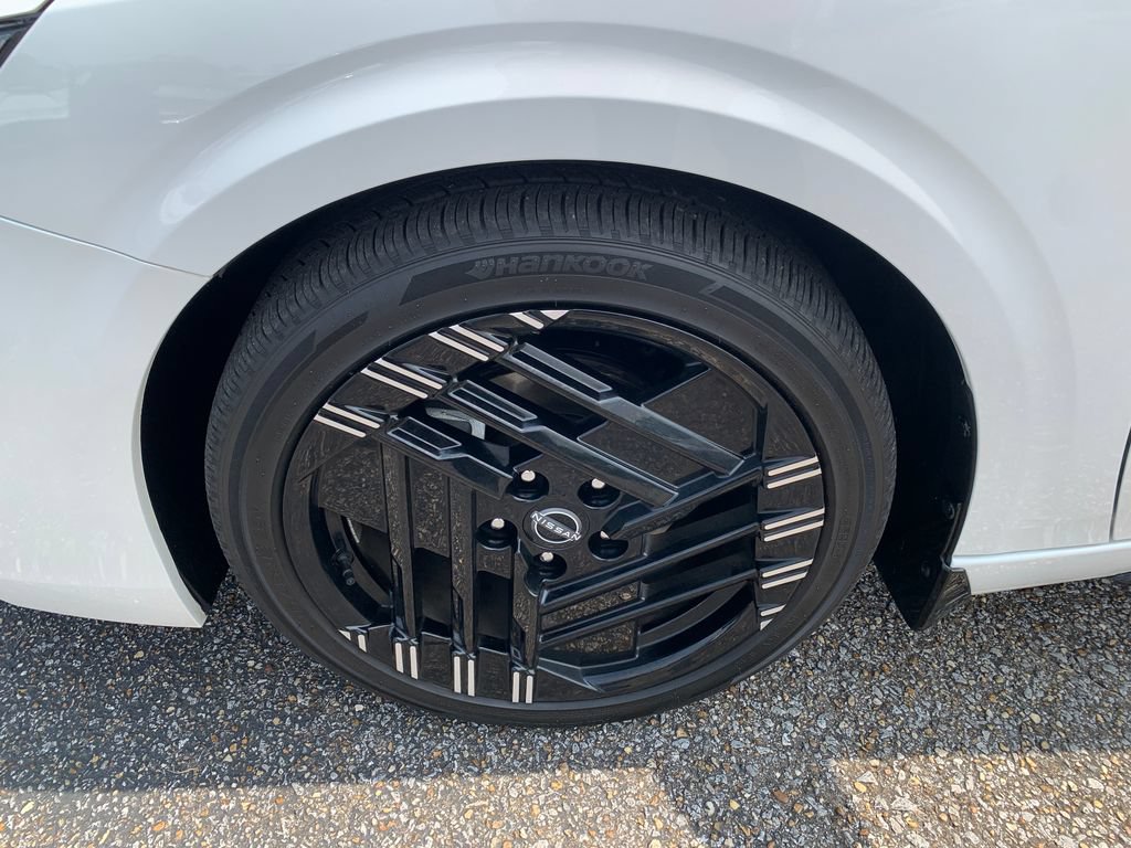 Used 2026 Nissan Sentra SR w/ Floor Mat Package FWD image 9