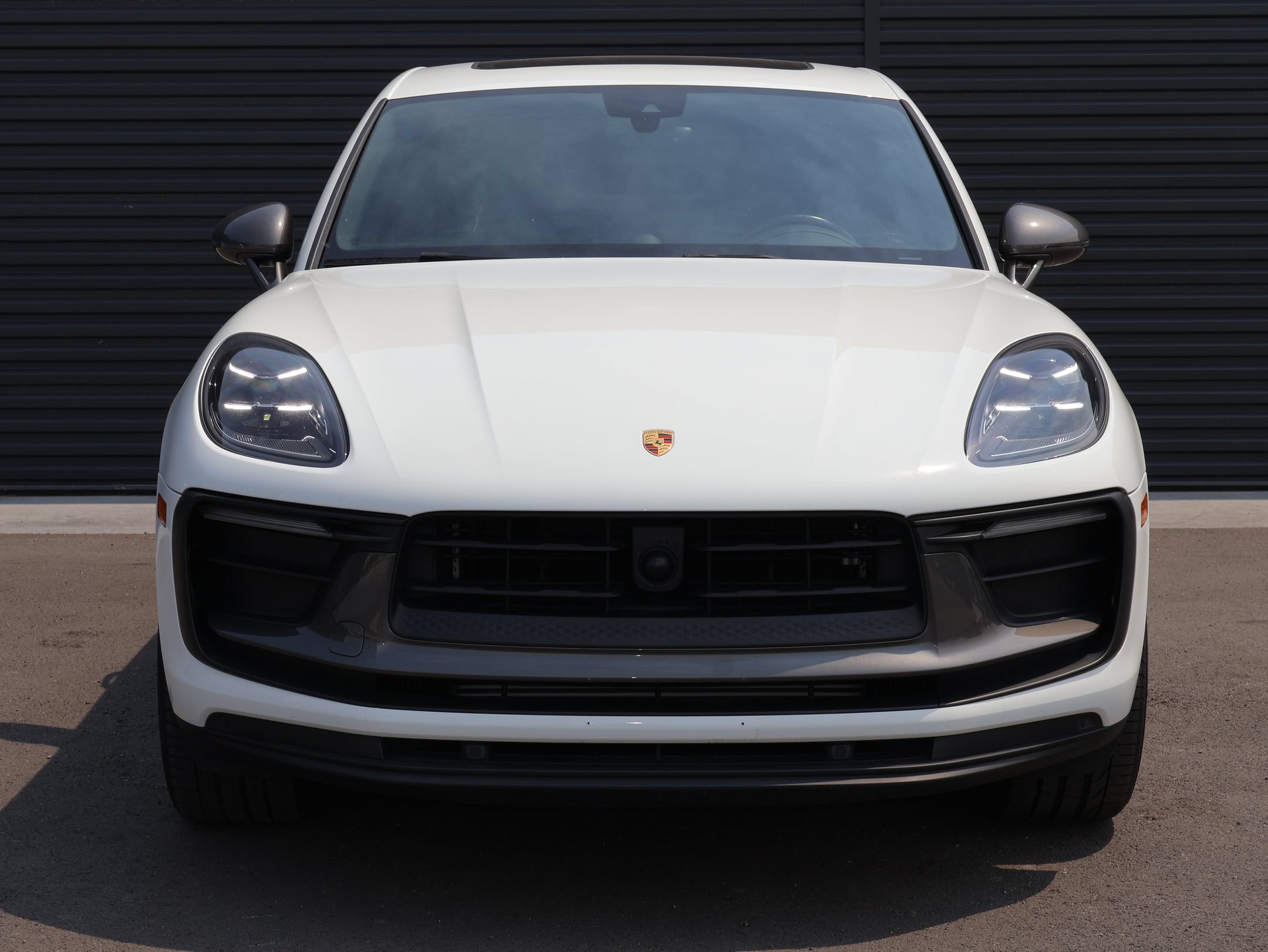 Certified 2023 Porsche Macan Turbo AWD/4WD image 7