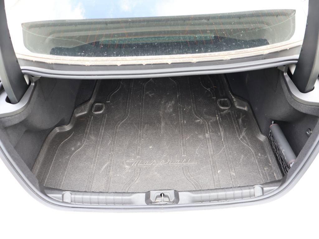 Used 2021 Maserati Ghibli S Q4 AWD/4WD image 17