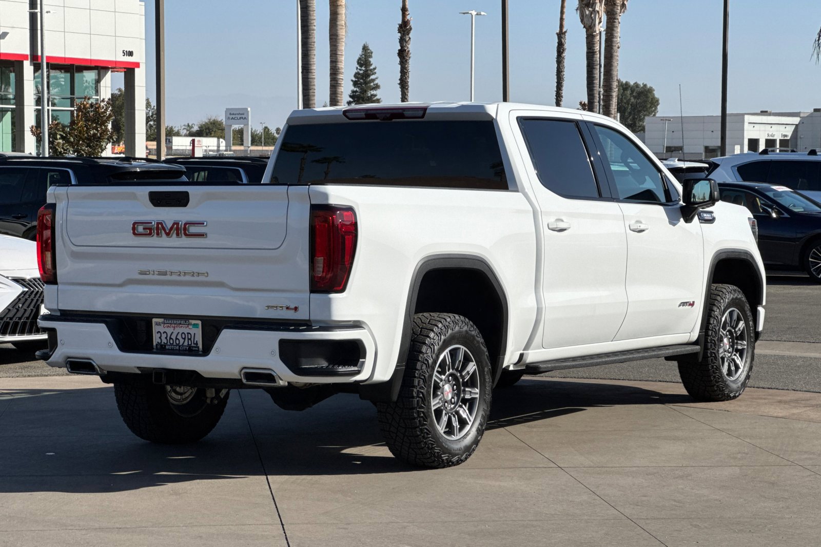 Certified 2024 GMC Sierra 1500 AT4 w/ Technology Package AWD/4WD image 4