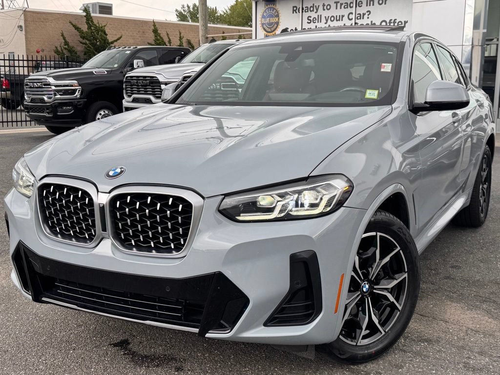 Used 2024 BMW X4 xDrive30i w/ Premium Package AWD/4WD image 4