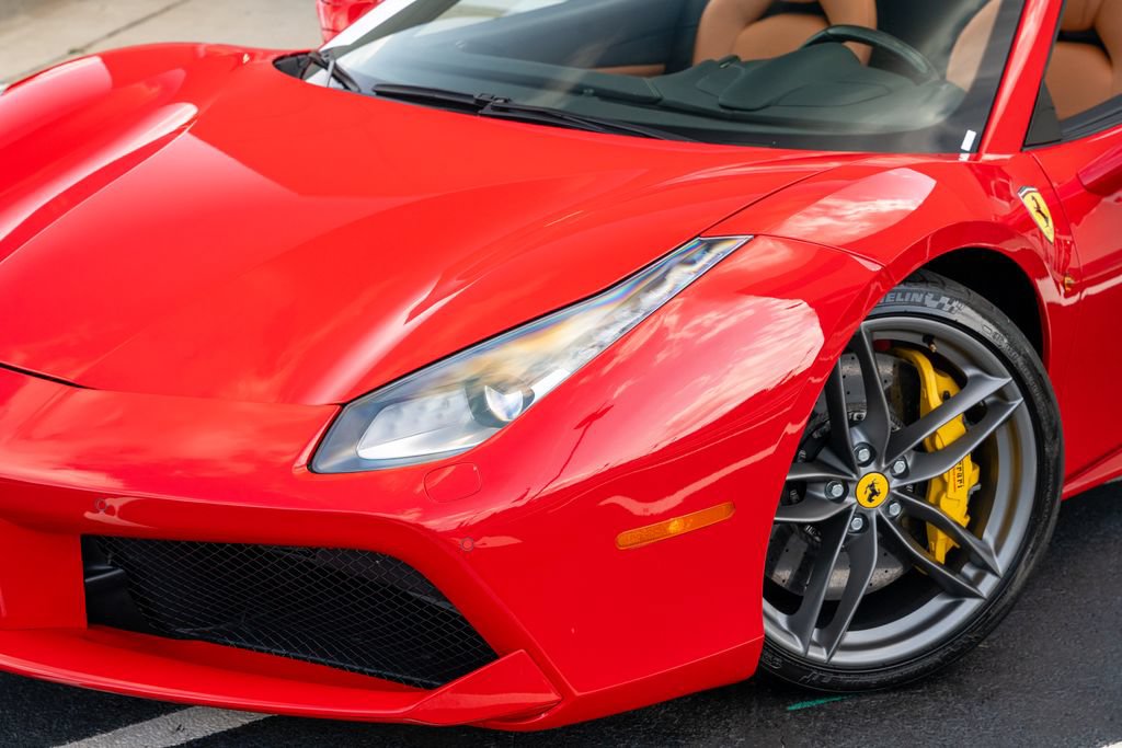 Used 2018 Ferrari 488 Spider RWD image 3
