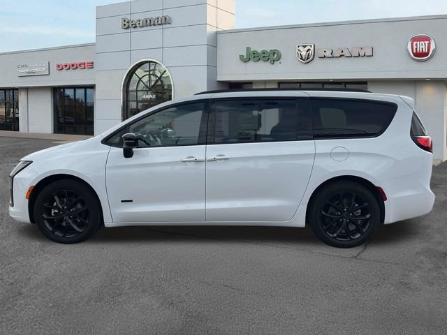 New 2027 Chrysler Pacifica Select FWD image 4