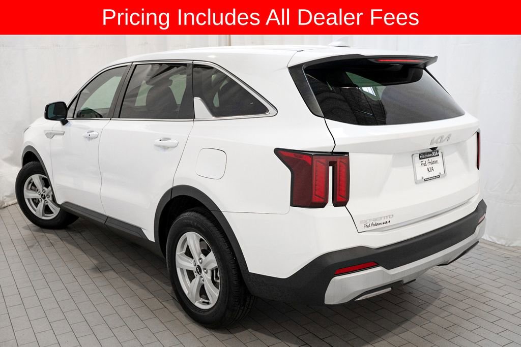 Certified 2025 Kia Sorento LX FWD image 3