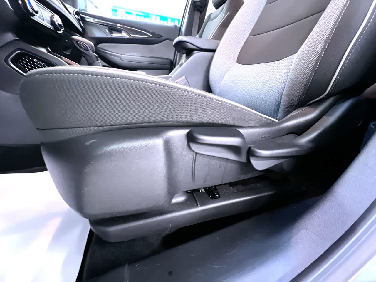Used 2025 Chevrolet TrailBlazer LT FWD image 13