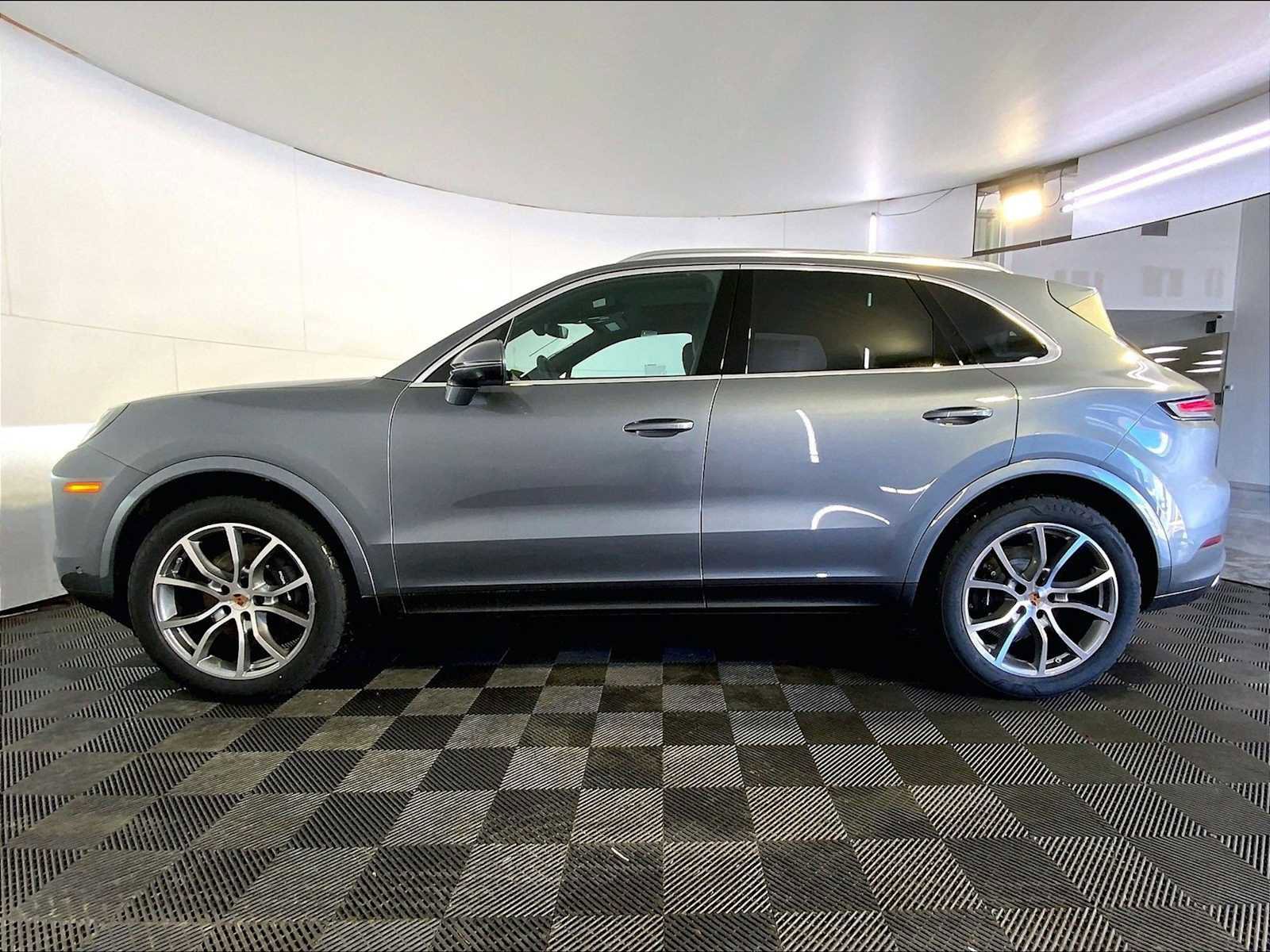 New 2026 Porsche Cayenne image 2